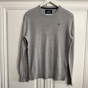 Hollister Men’s Size Medium Light Grey Long Sleeve Crew Neck Sweater Lightweight